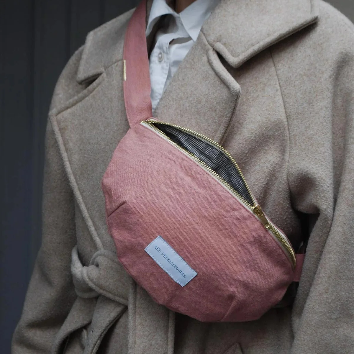 Banana Bag in Organic Rosewood Cotton Canvas - Image 3