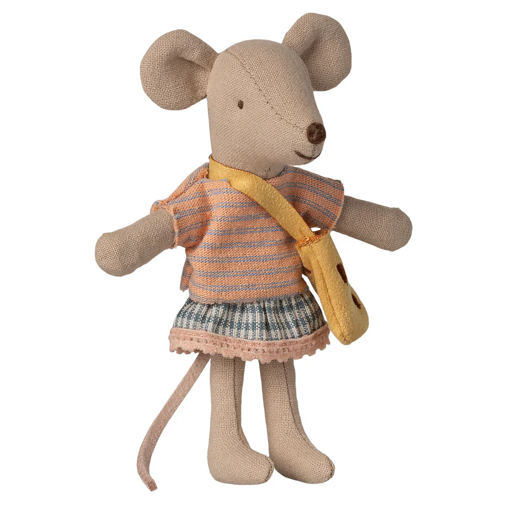 Pre-order  Clothes and Bag for Little Sister Mouse - Image 2