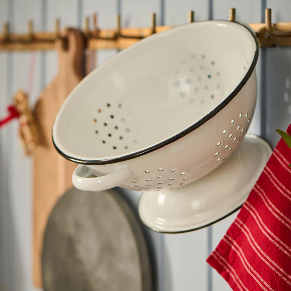 Colander Enamel White W/Black Rim - Image 3