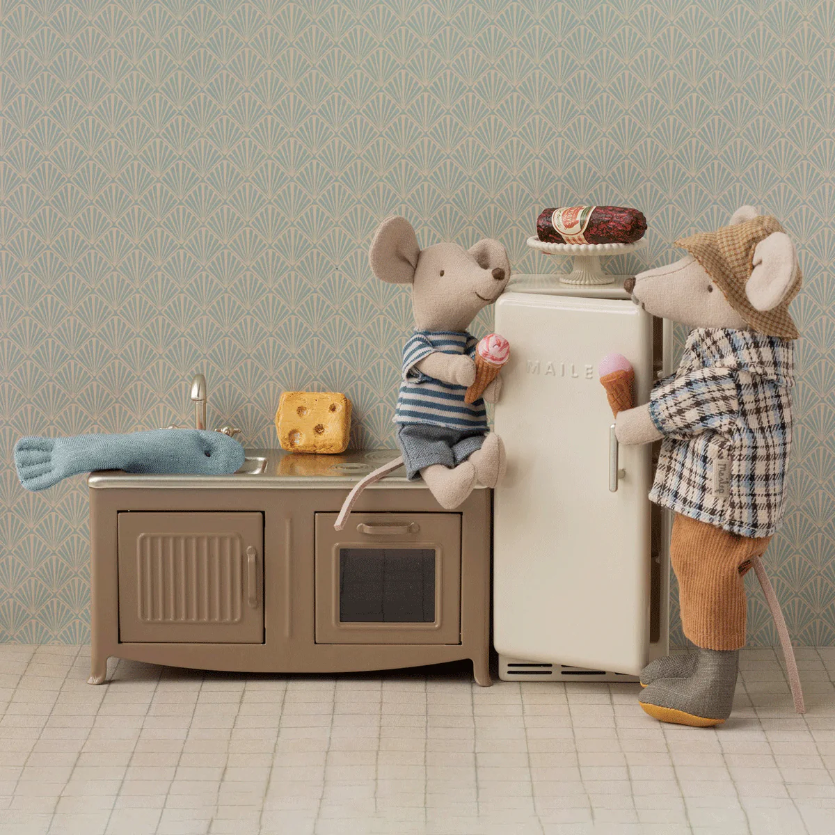 PRE ORDER Fridge Mouse Off White - Image 2