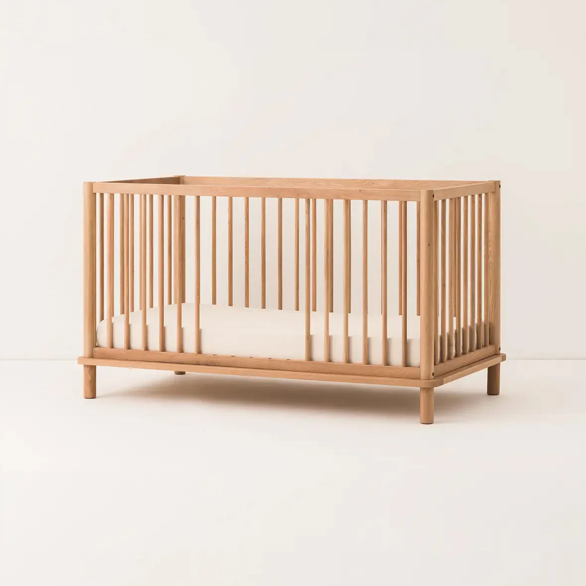 Latitude Evolving Solid Oak Crib - Image 3