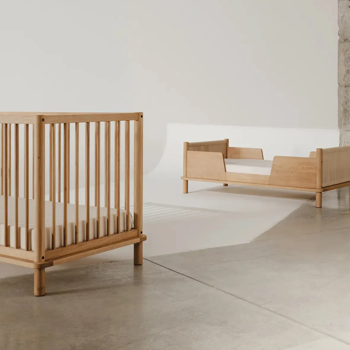 Latitude Junior Bed Set in Solid Oak Wood (two bed rails) - Image 3