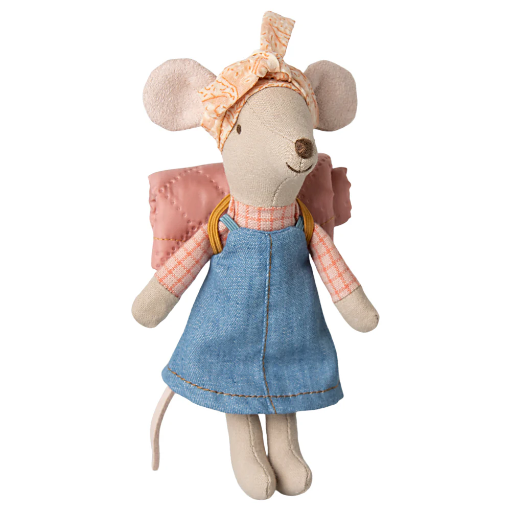 Hiker Mouse Big Sister