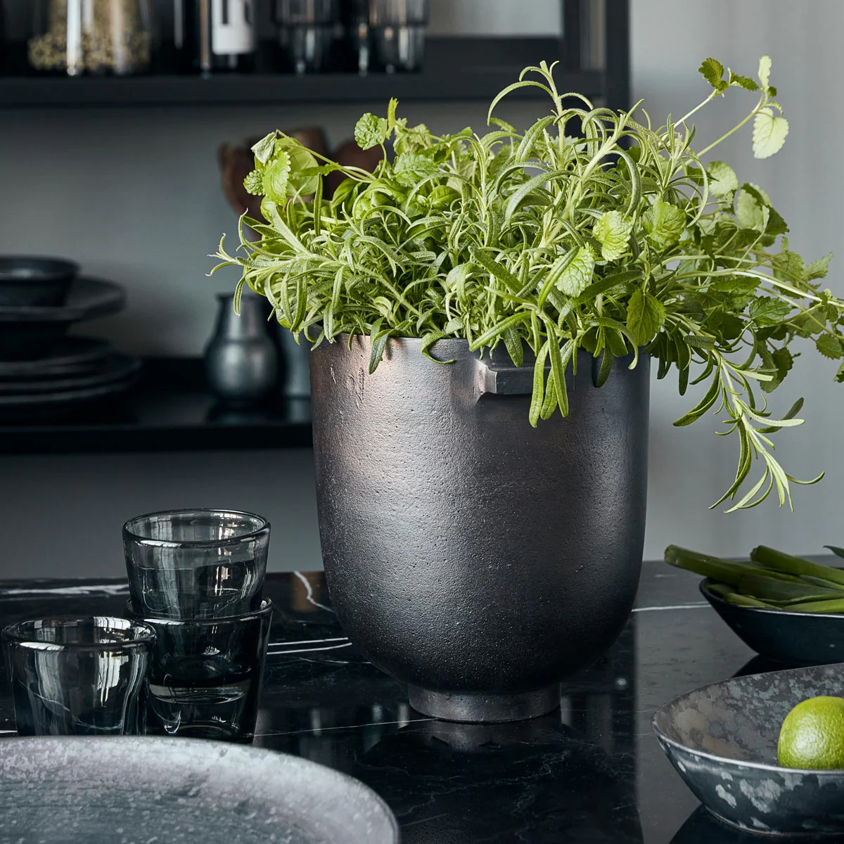 Planter, Foem, Browned brass Diameter 20cm - Image 3