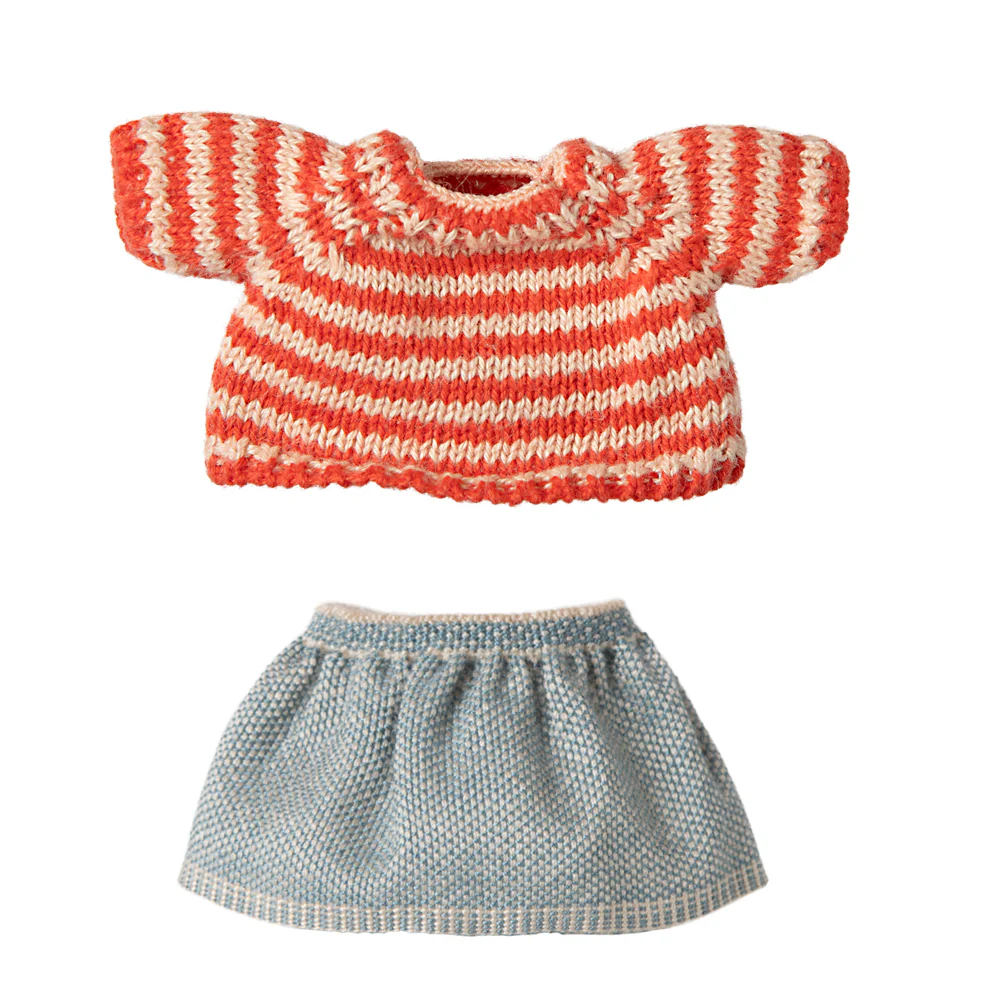 Knitted Sweater & Skirt For Big Sister Mouse