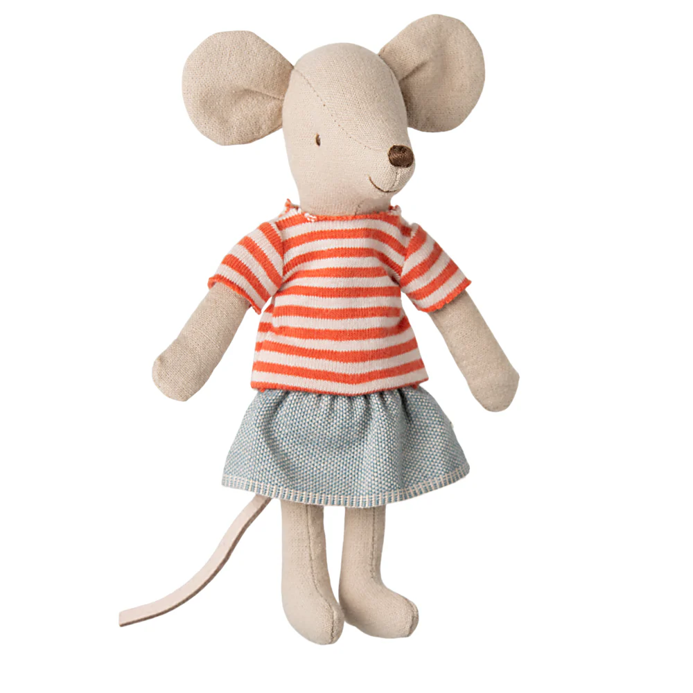 Knitted Sweater & Skirt For Big Sister Mouse - Image 3