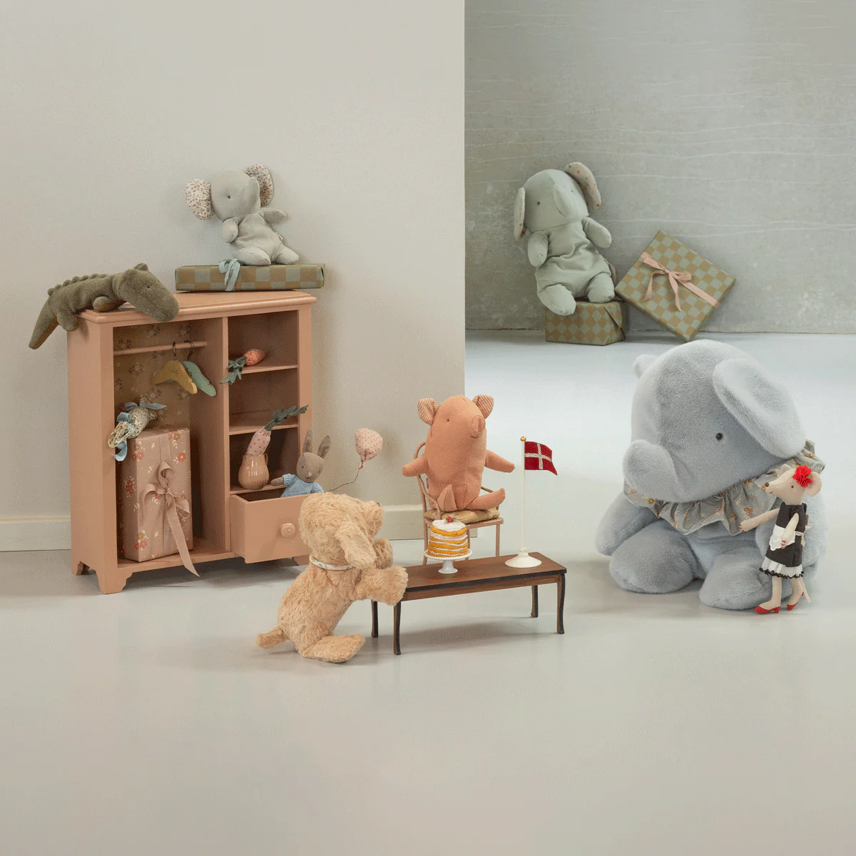 Safari friends, Crocodile, Mini - Olive green - Image 2